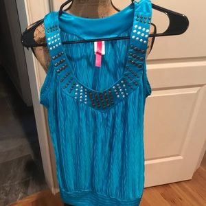 Silky tank with banded bottom.  Size medium